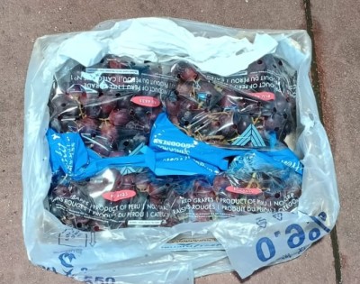 Foto Uva Rossa Varietà Sweet Celebrat Calibro J Origine Peru Marchio Vanguard 3